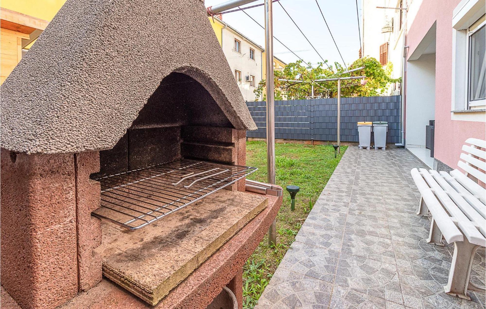 Apartmán Cozy In With Kitchen Pula